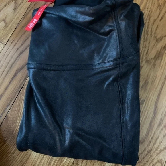 Spanx Faux Leather Leggings Size XS - Picture 4 of 4